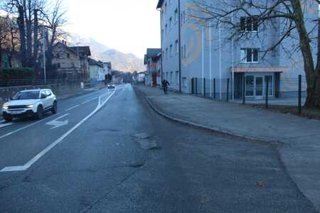 Prometna nesreča s pobegom med voznikom osebnega avtomobila in kolesarjem – poziv javnosti